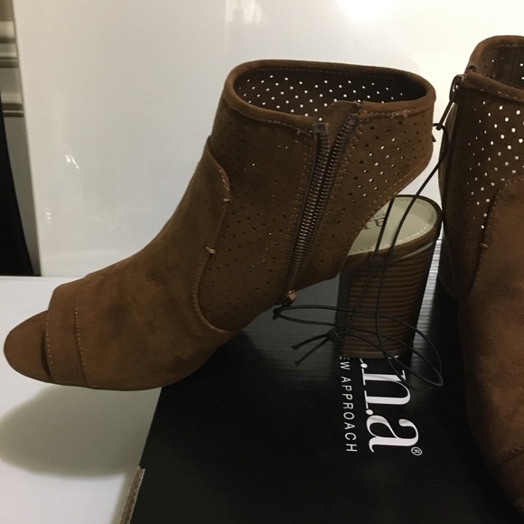 a.n.a Tasha women’s zip peep toe block heels booti - Picture 13 of 13